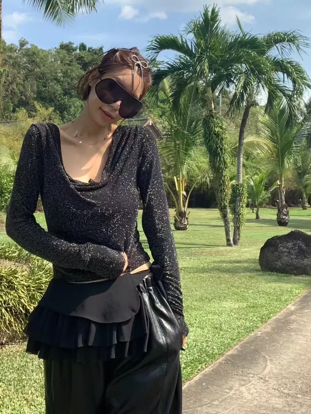 閃耀垂墜感U領上衣