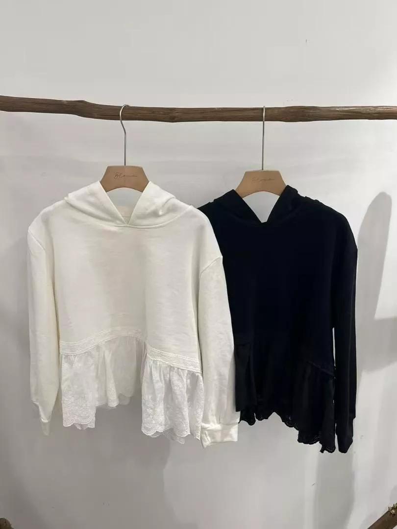 文藝蕾絲拼接連帽上衣