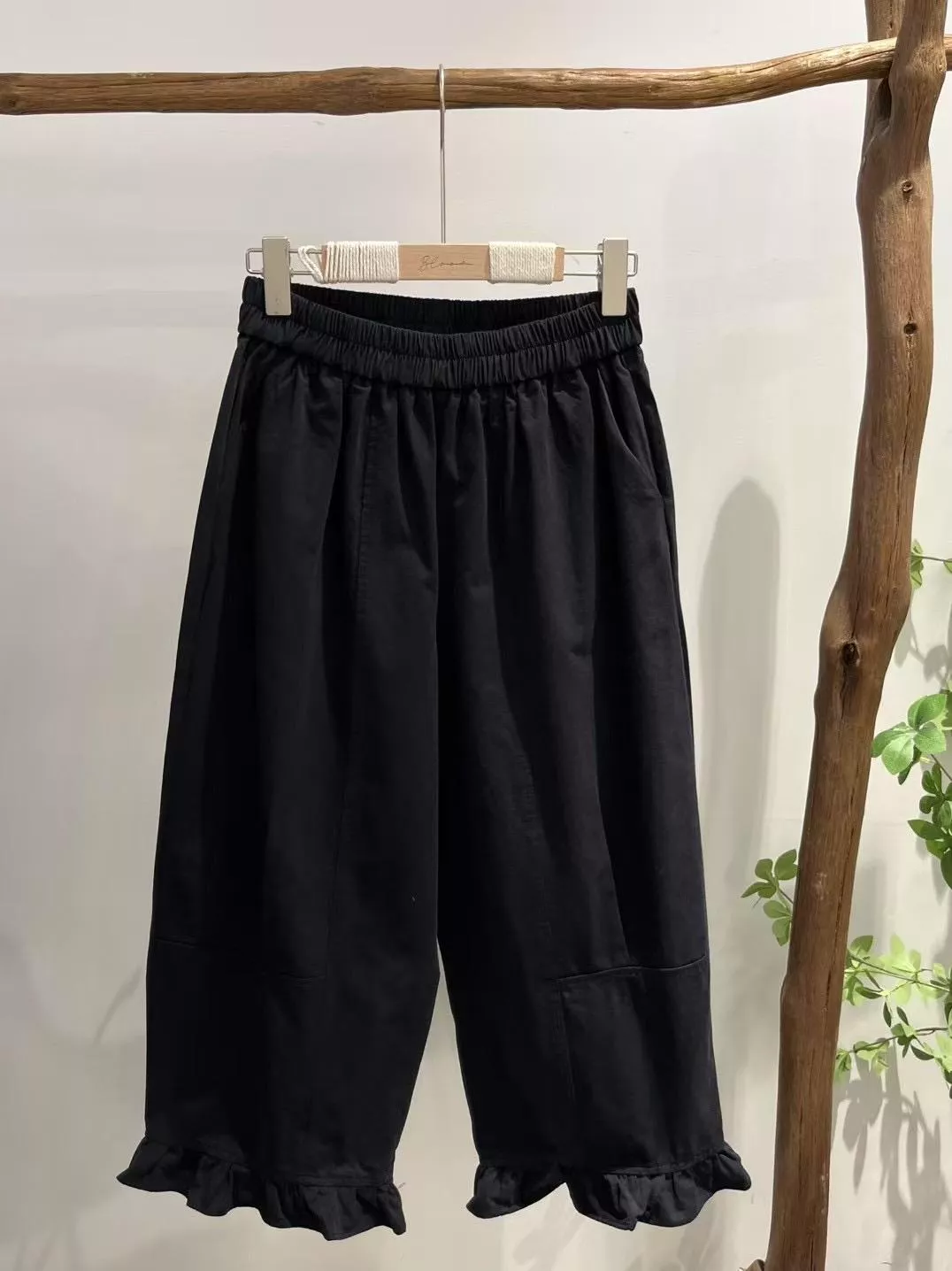 文藝感蕾絲拼接寬鬆褲