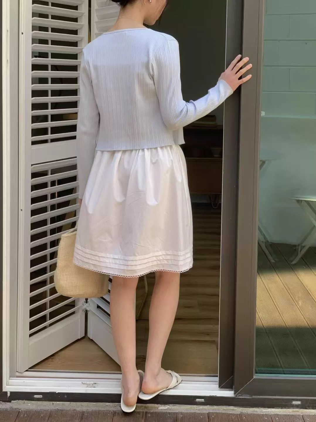 簡約蕾絲邊高腰短裙