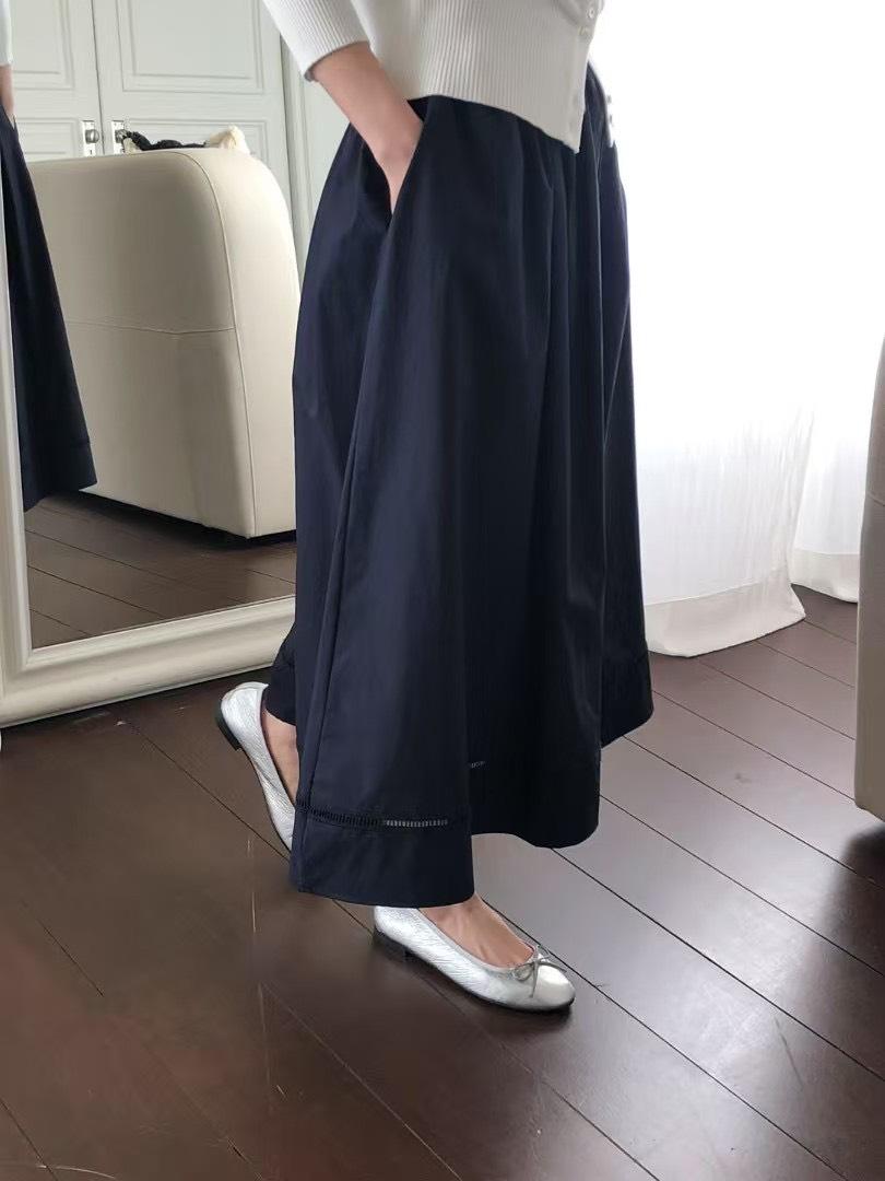 極簡文藝感細褶長裙
