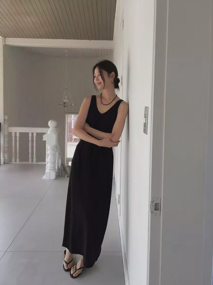 簡約垂墜感無袖長版洋裝