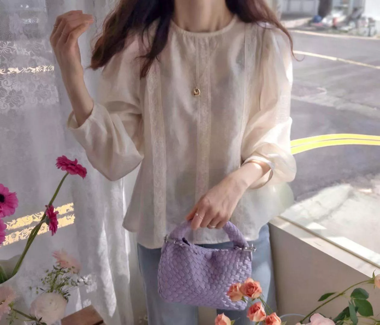 泡泡袖蕾絲長袖上衣