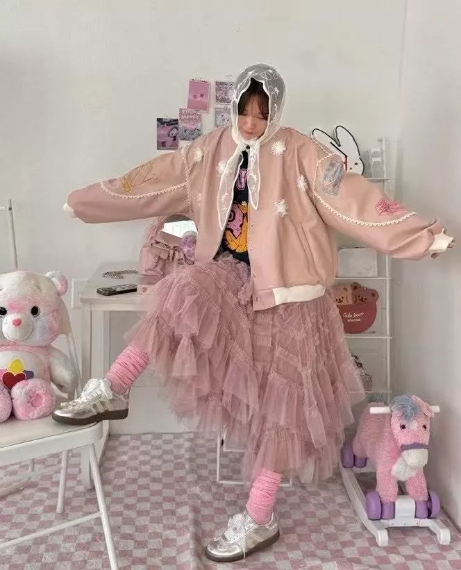 「旅行明信片」拼貼刺繡棒球外套