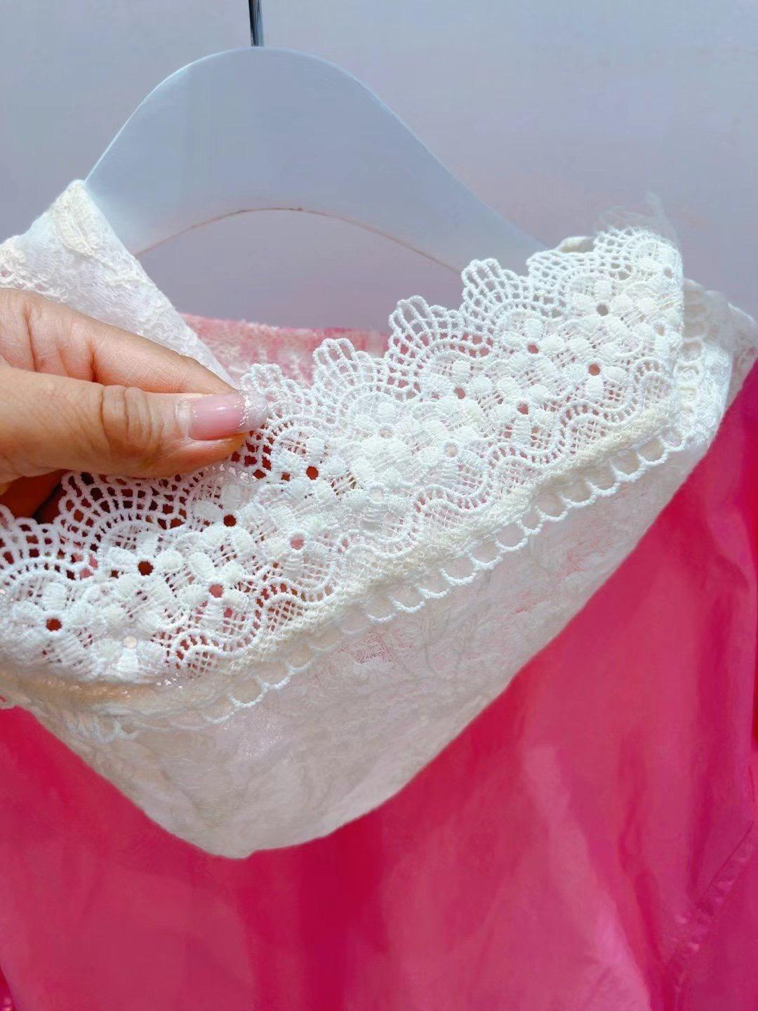 「微笑雲朵」蕾絲領輕量防風外套