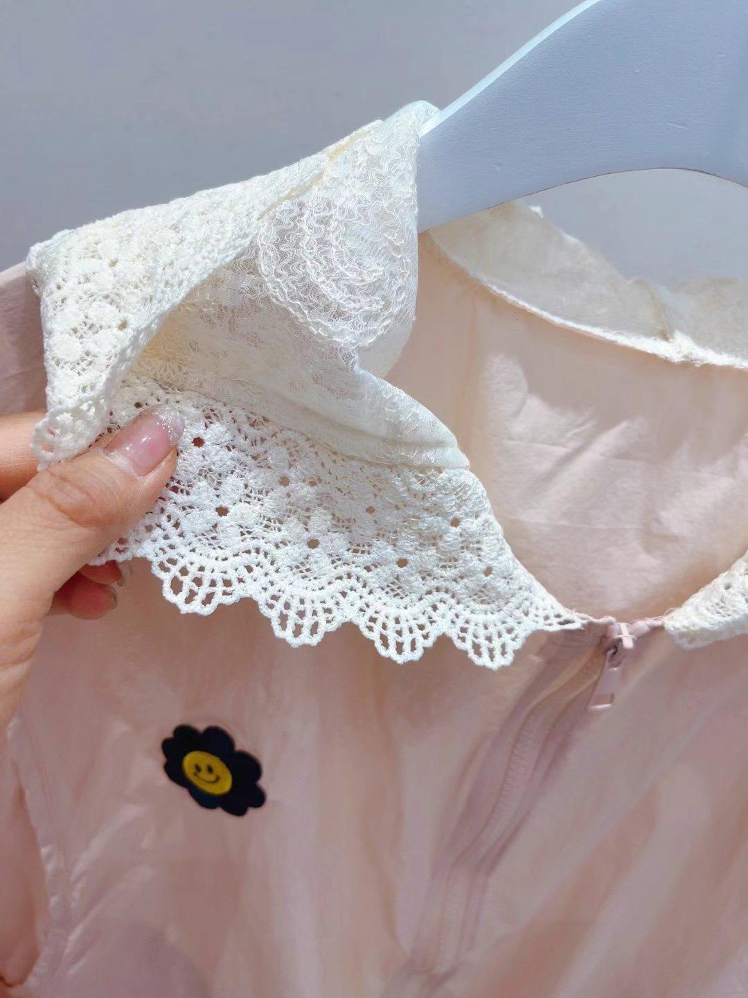 「微笑雲朵」蕾絲領輕量防風外套
