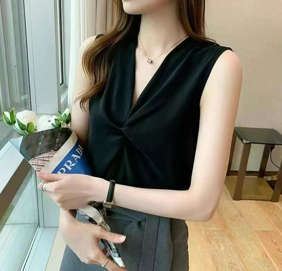 「結語光感」V領扭結無袖上衣