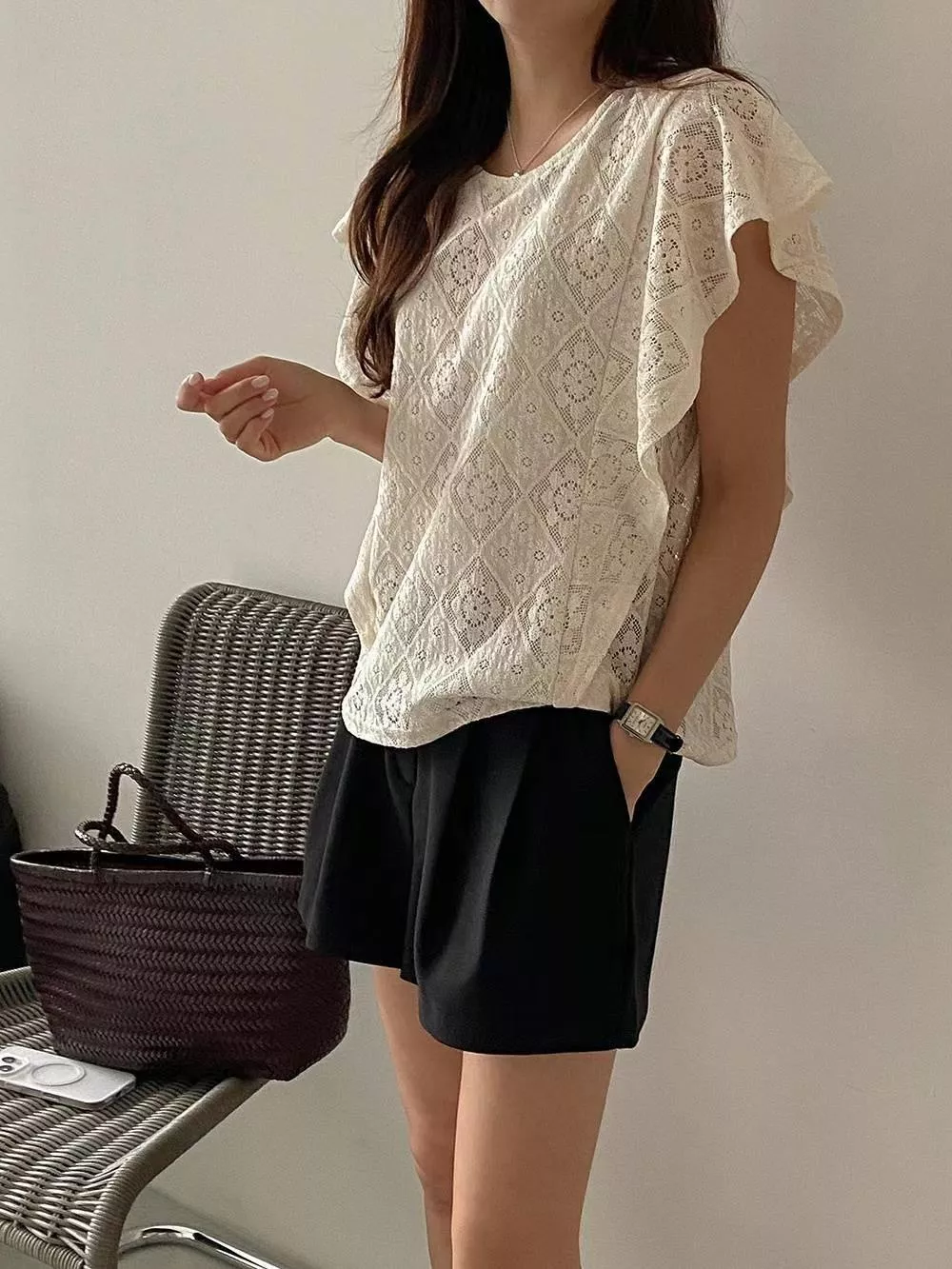 Lace Whisper．氣質鏤空蕾絲上衣