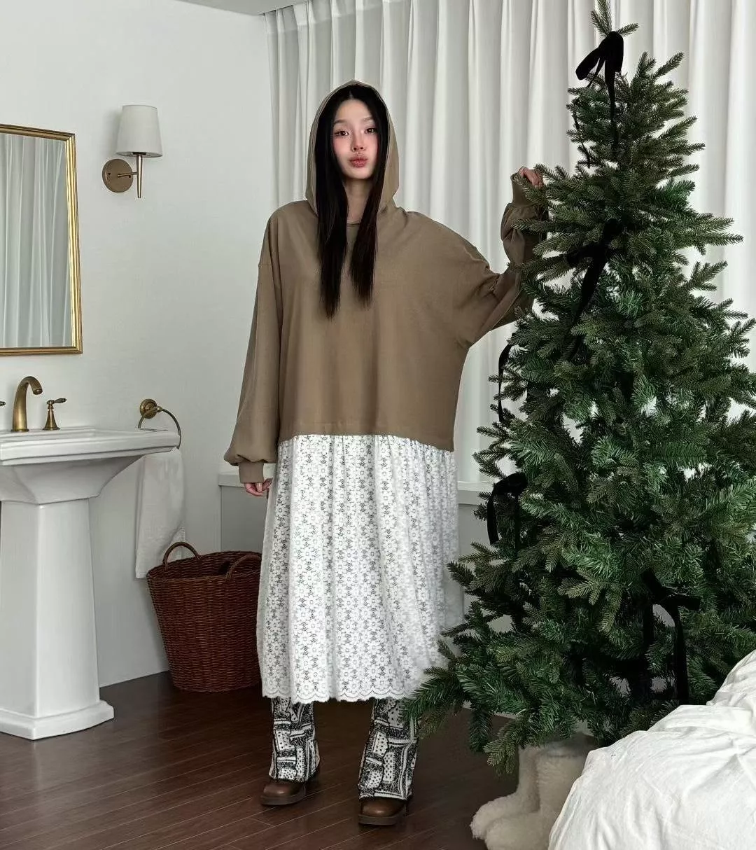 拼接蕾絲帽T洋裝 (棕白/黑)