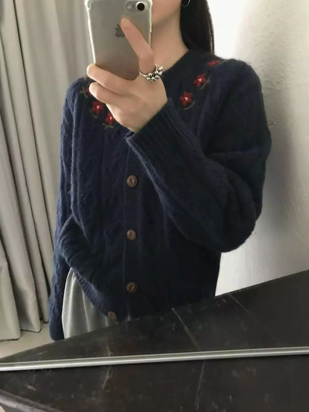 杏紅花刺繡麻花針織開襟毛衣