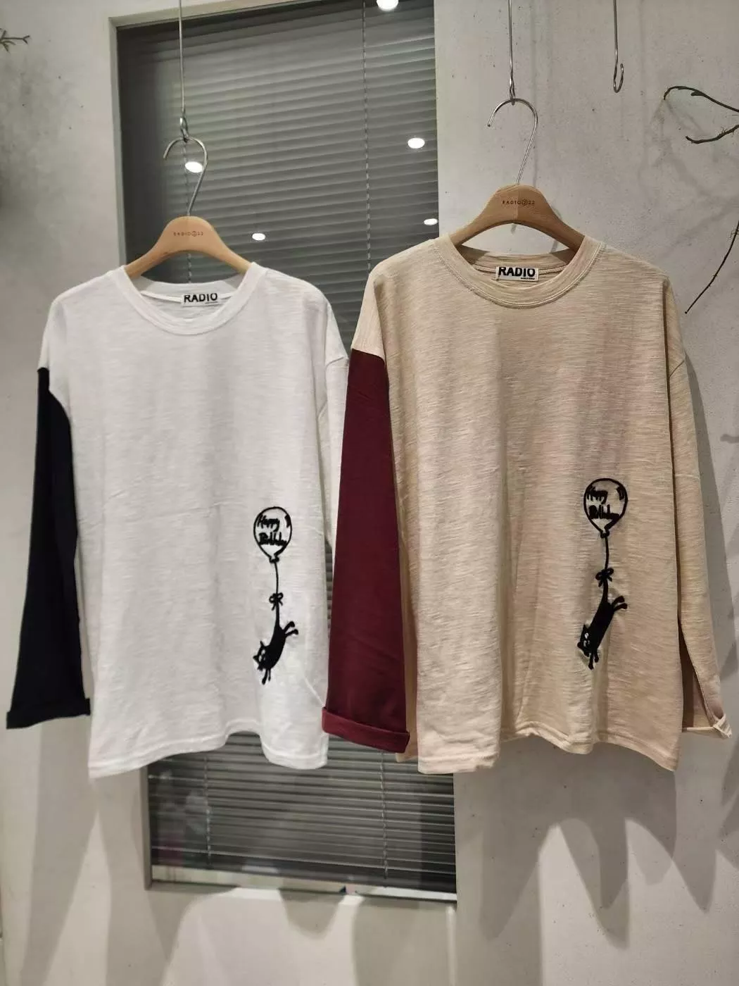 飛天貓咪・拼袖插畫長袖上衣