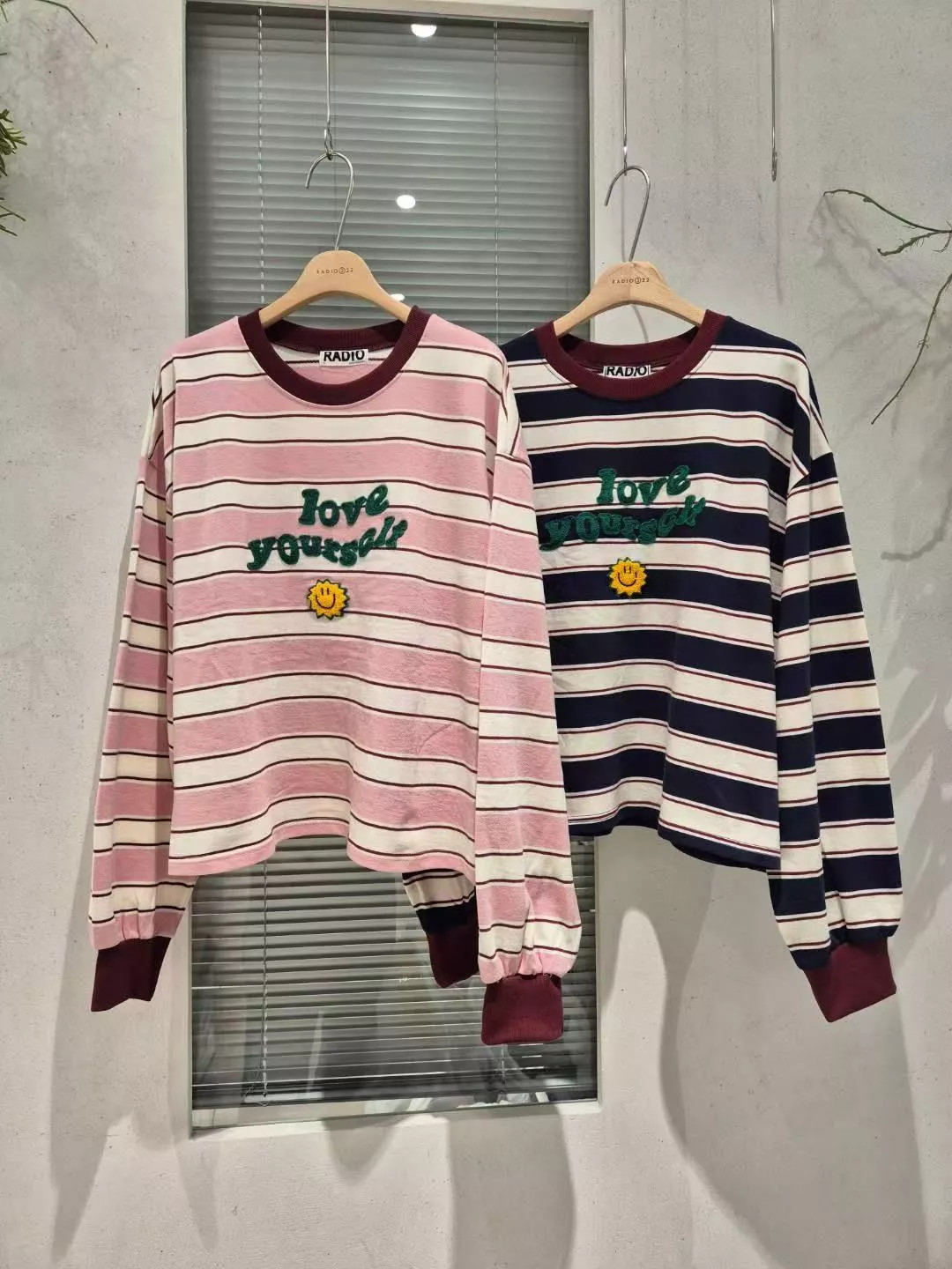 微笑小語條紋縮口長袖