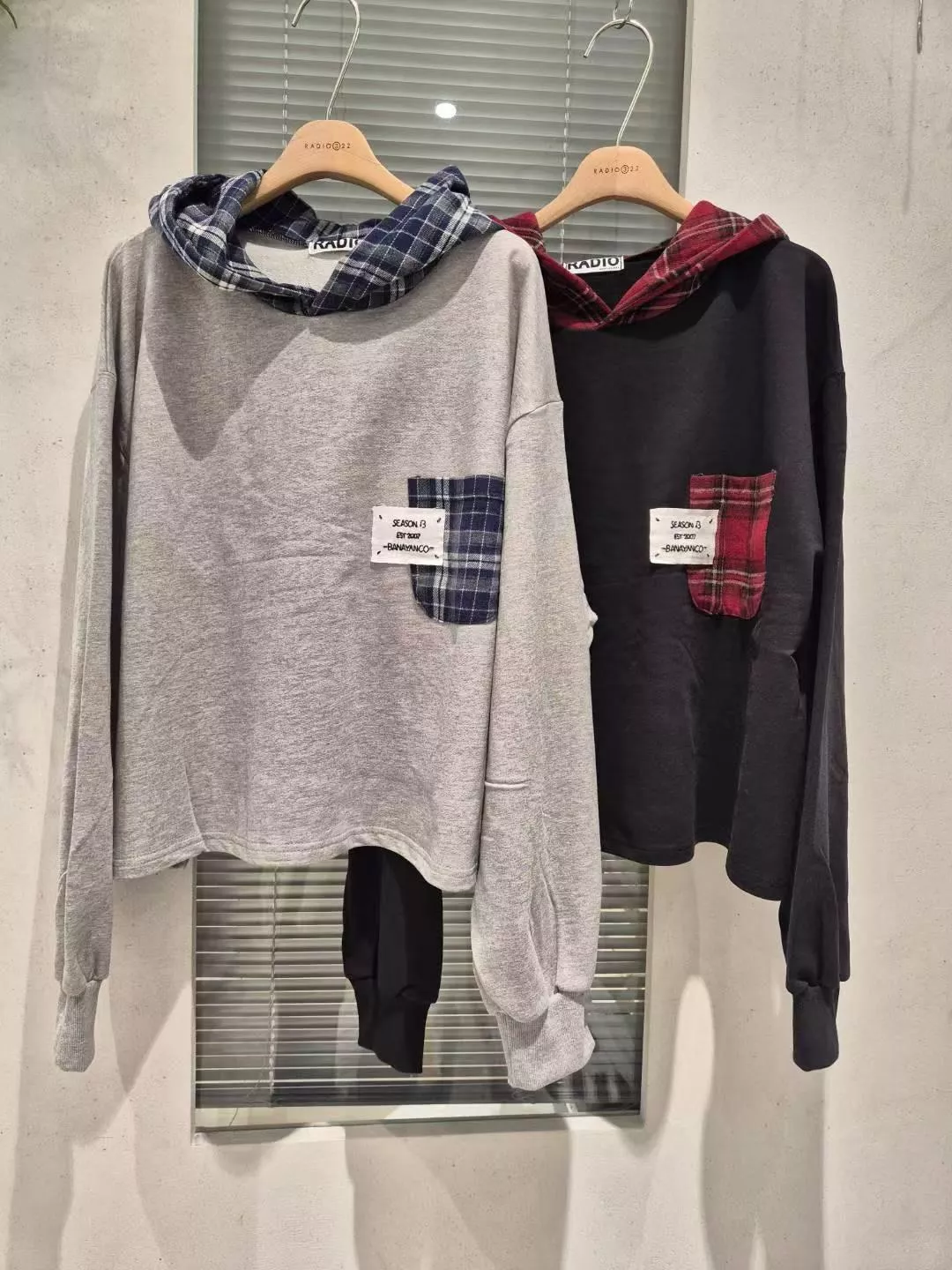 格紋拼接帽・短版連帽衛衣