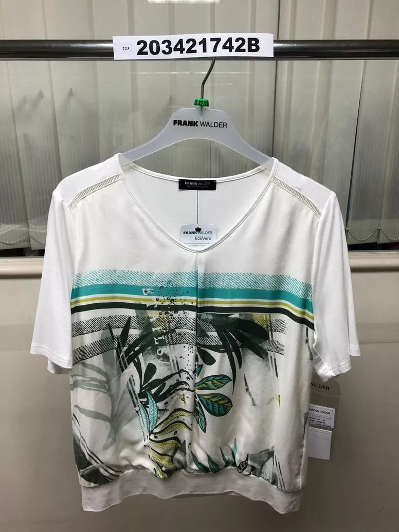 德國Frank Walder-米白綠花卉V領短袖上衣[歐洲製]