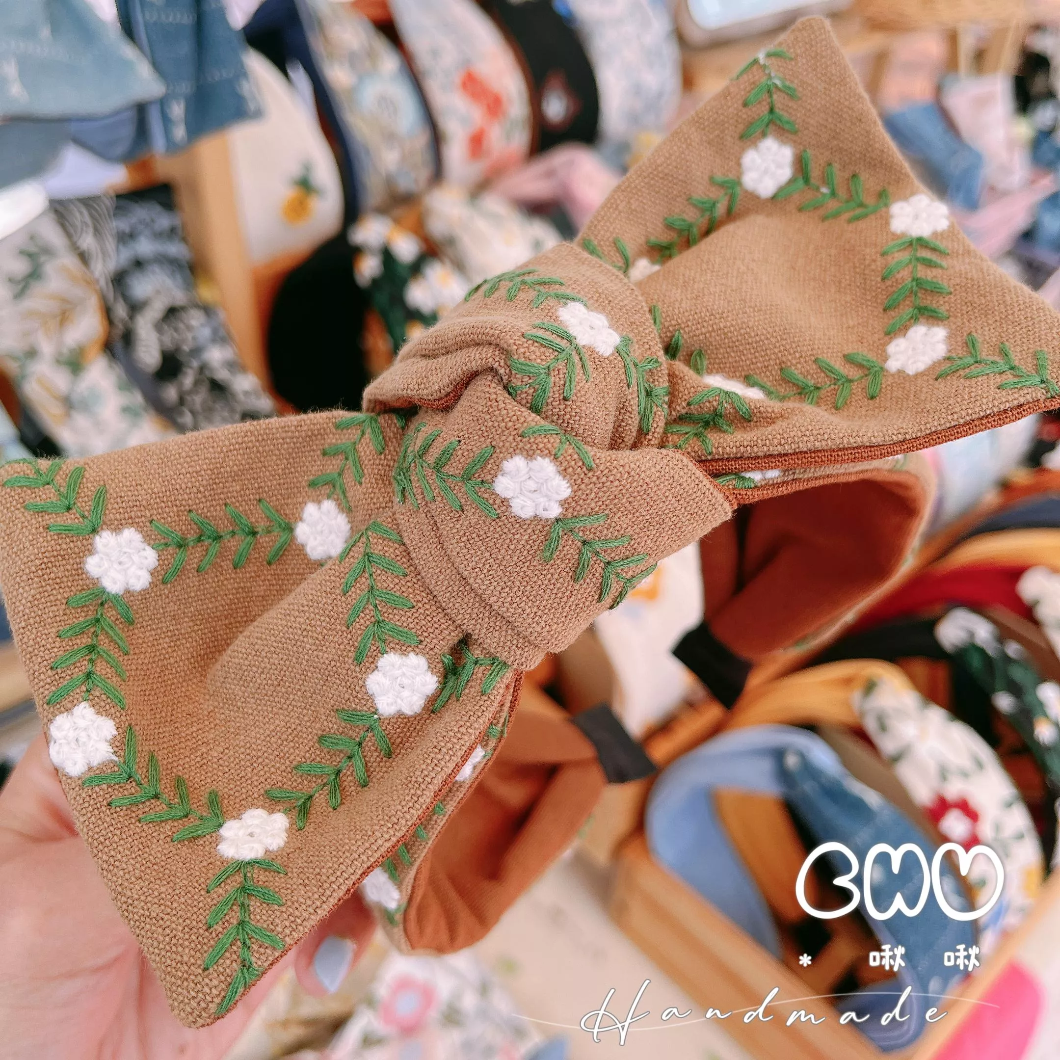 刺繡寬｜小白花朵｜寬版 蝴蝶結髮箍