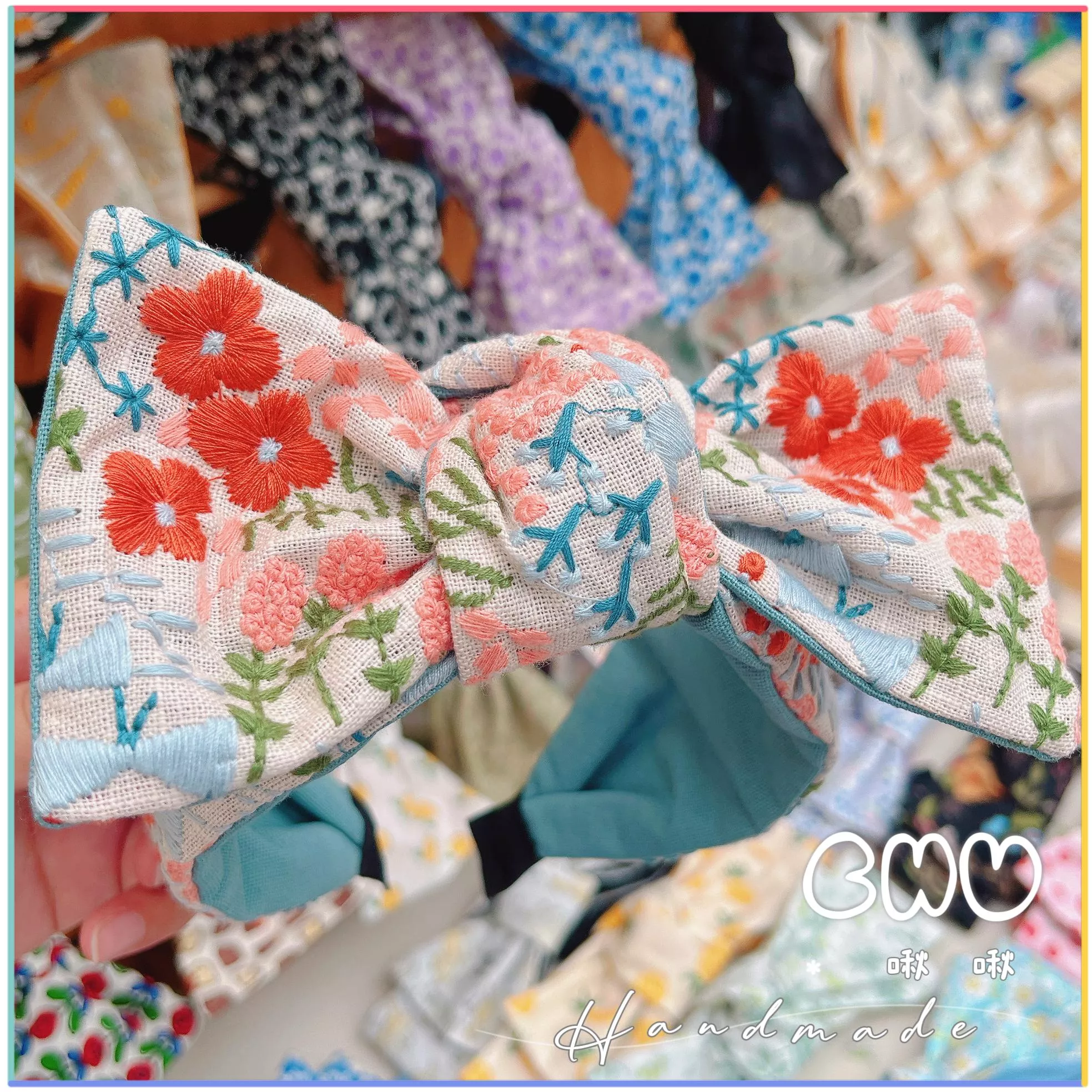 刺繡款｜橘色花花(湖水藍)｜寬版 蝴蝶結髮箍