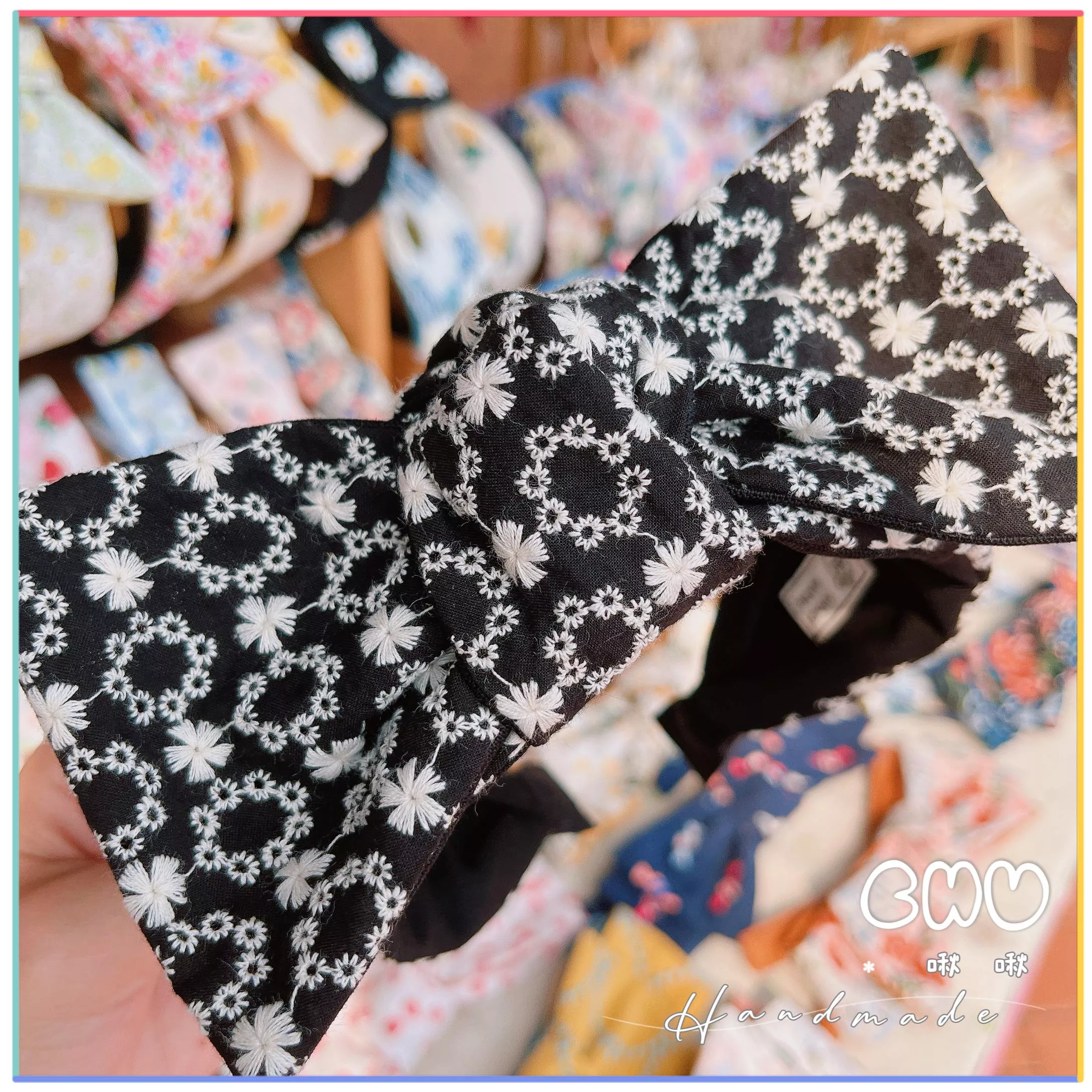 刺繡款｜小花圈(黑色)｜寬版 蝴蝶結 髮箍