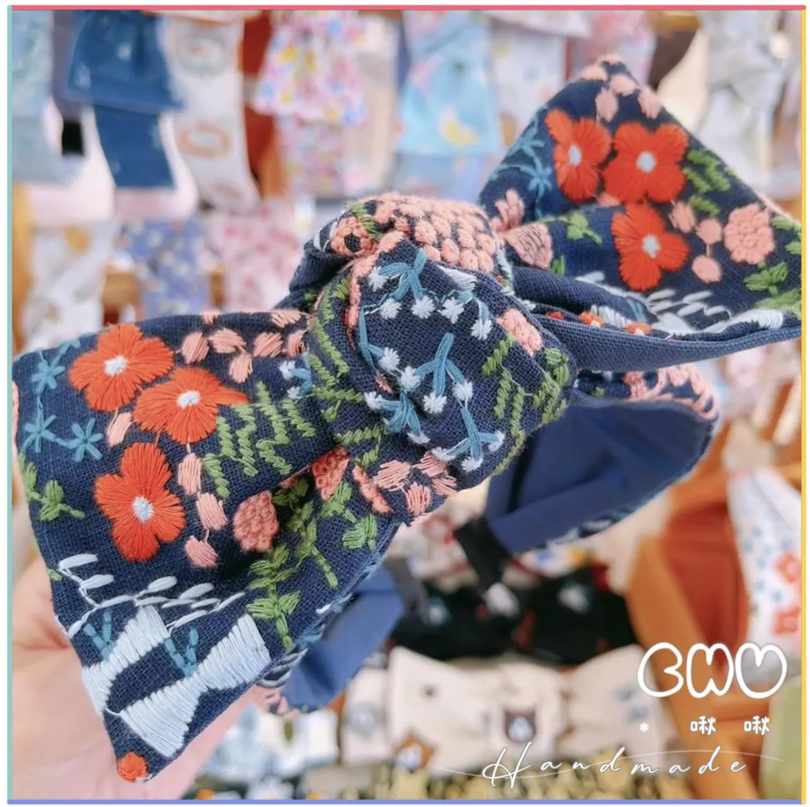 刺繡款｜橘色花花(深色)｜寬版 蝴蝶結 髮箍