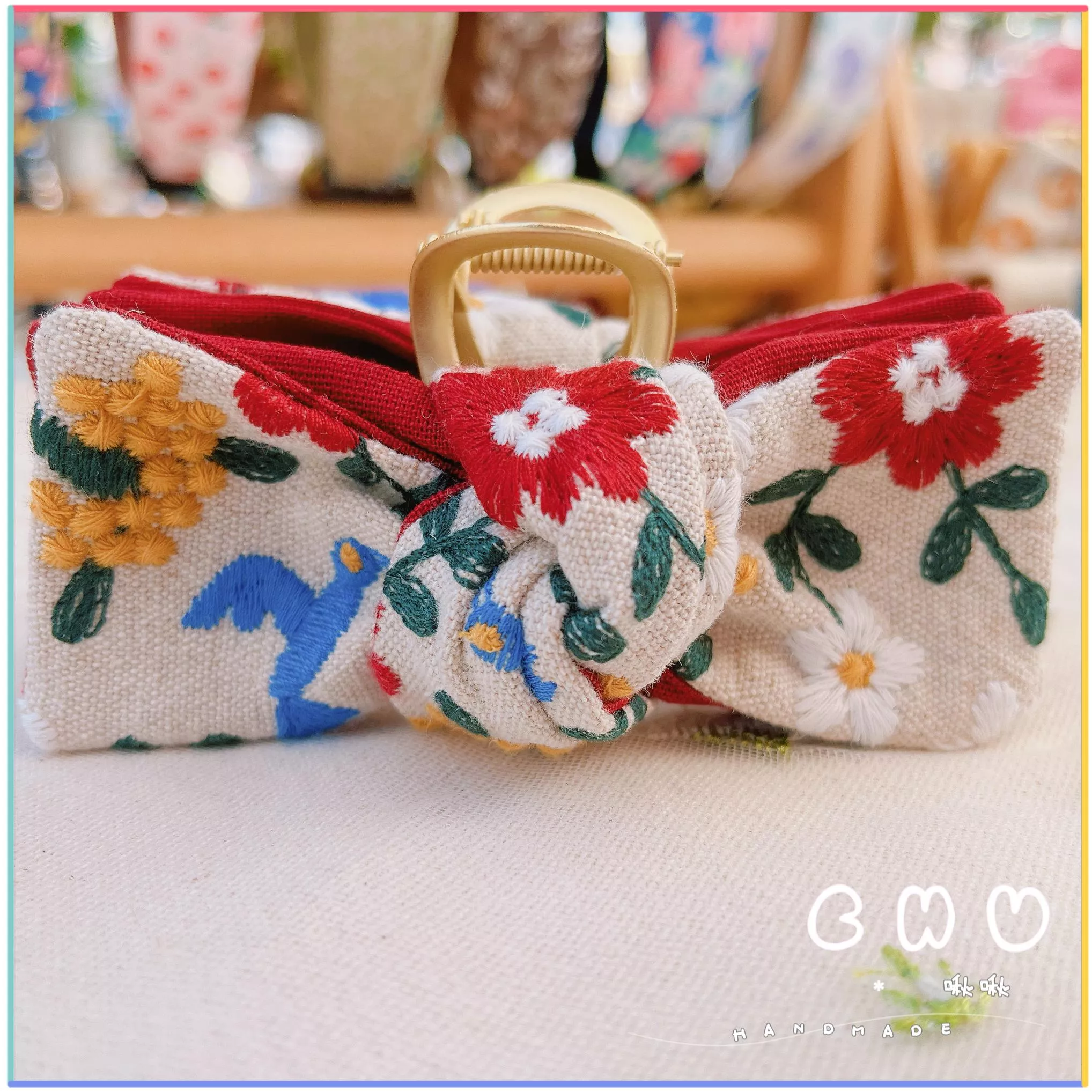 刺繡款｜蜂鳥花園｜鯊魚夾 (抓夾)