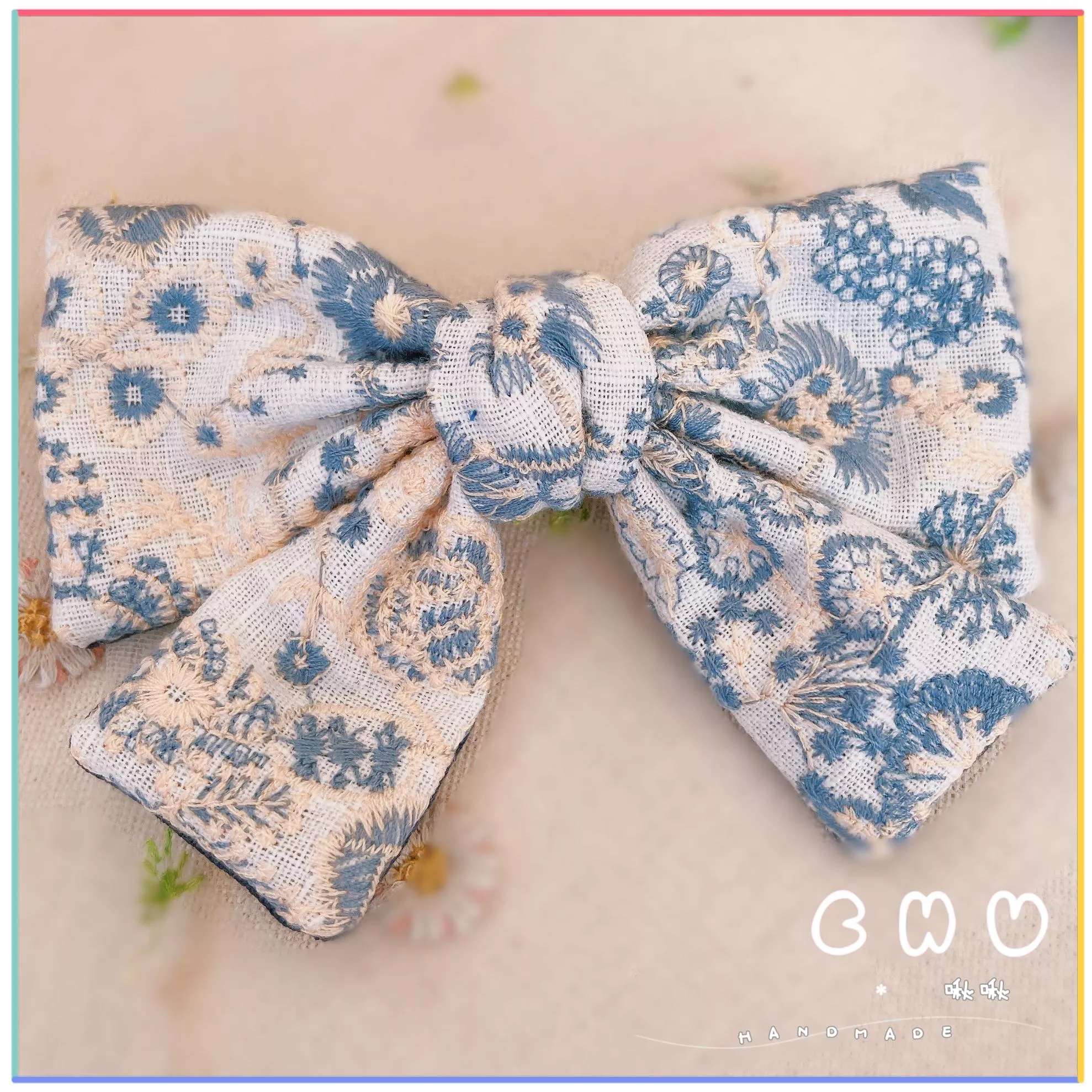 刺繡款｜氣質小姐姐 (白色)｜啾啾 彈簧夾