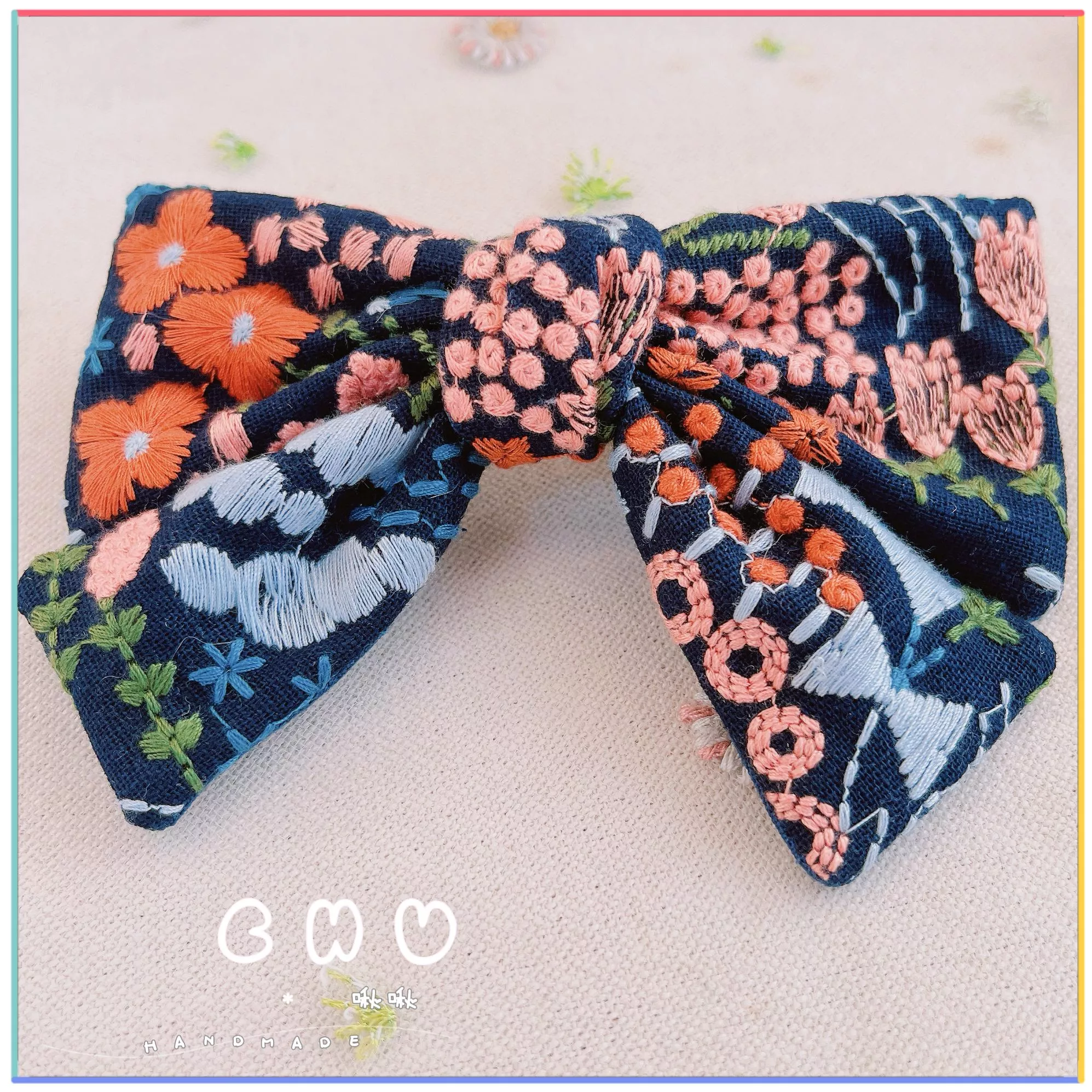 刺繡款｜橘色花花 (深藍色)｜彈簧髮夾
