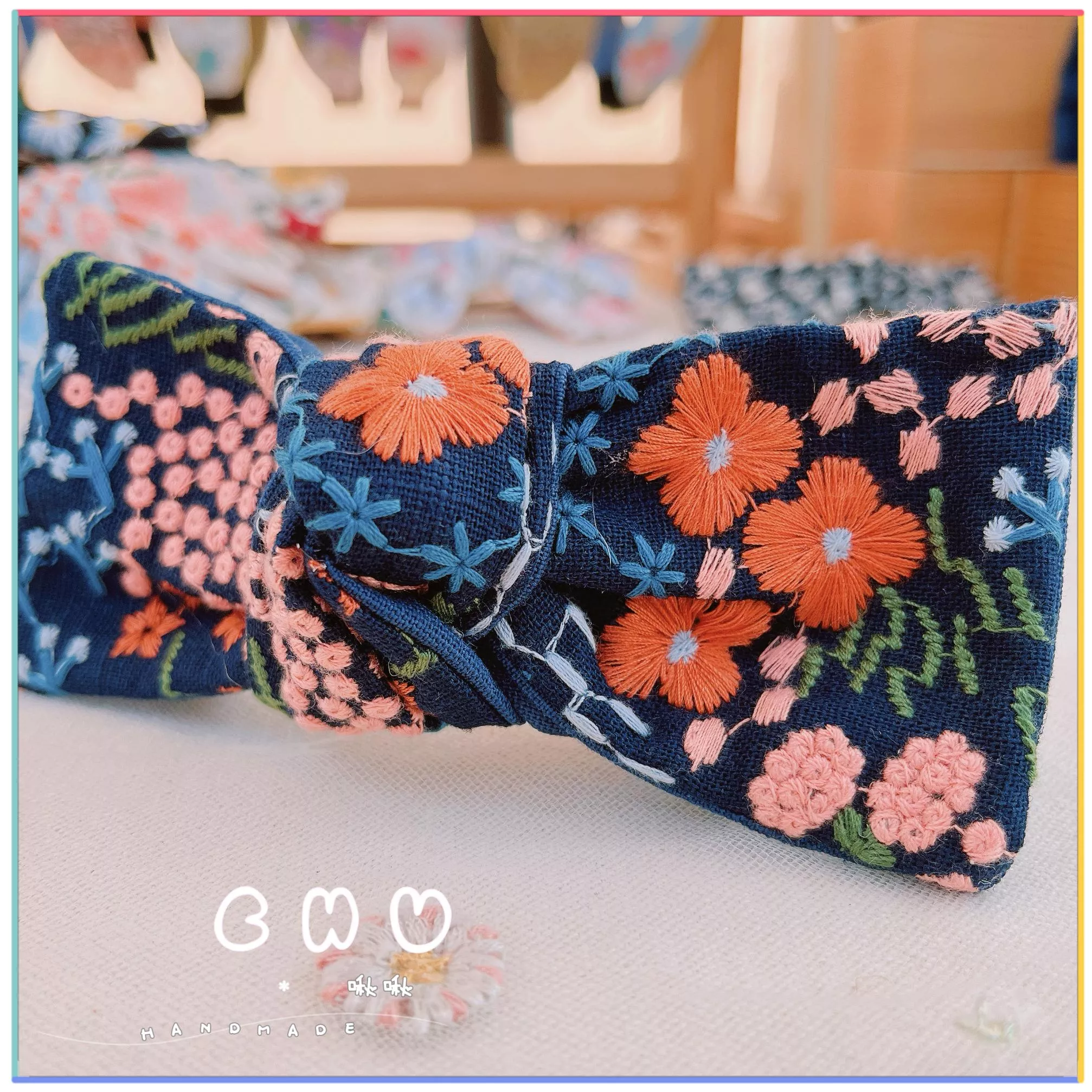 刺繡款｜橘色花花(深藍色)｜啾啾 馬尾夾