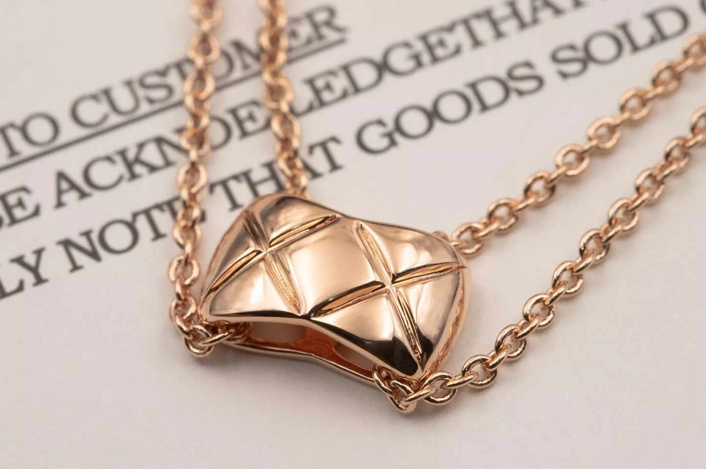 小香翻玩-經典菱格紋雙層鎖骨練