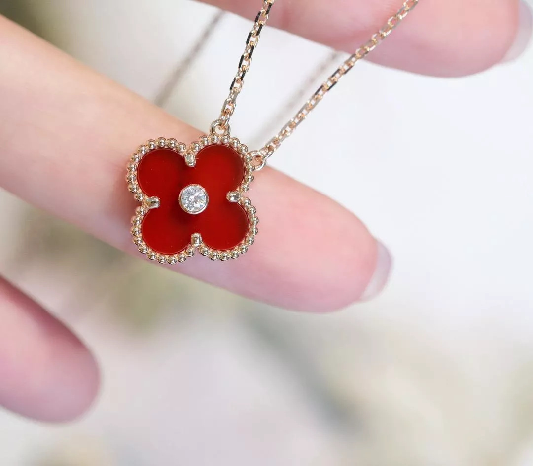 紅玉髓單鑽四葉草項鍊