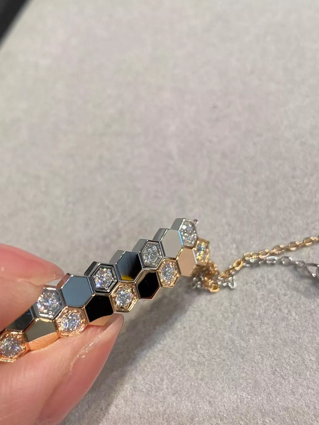 蜂巢間鑽波浪手鏈