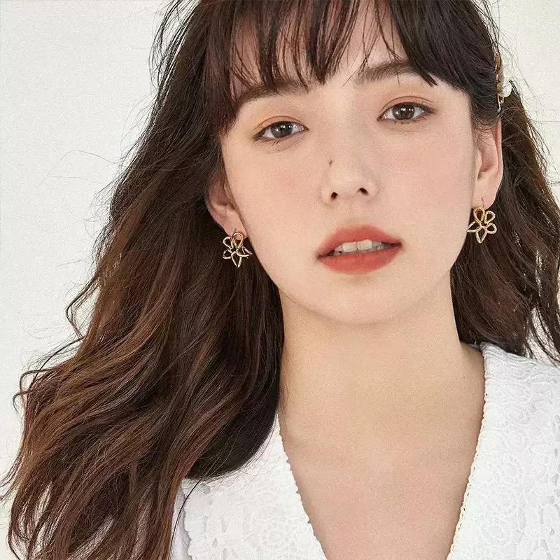 莫奈花園鏤空花朵耳夾