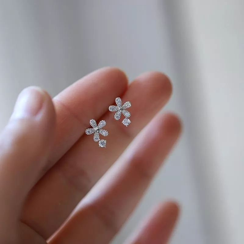 925純銀花朵鋯石耳釘