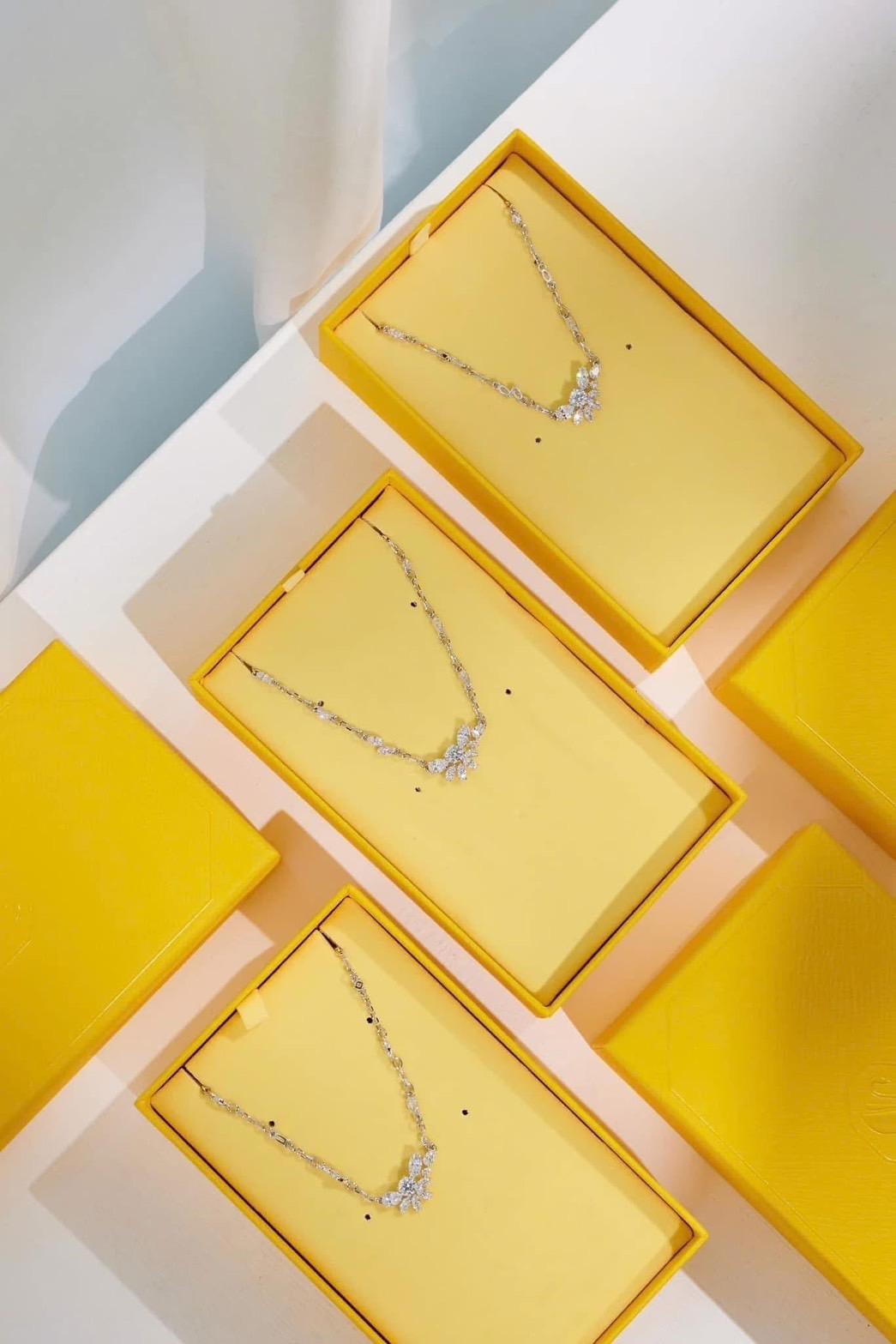 Swarovski 花朵水鑽項鍊