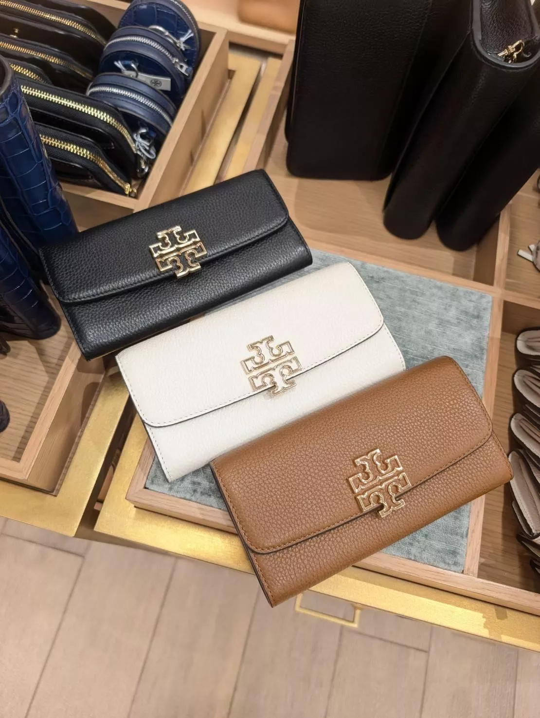 TORY BURCH Britten 掀蓋信封式長夾