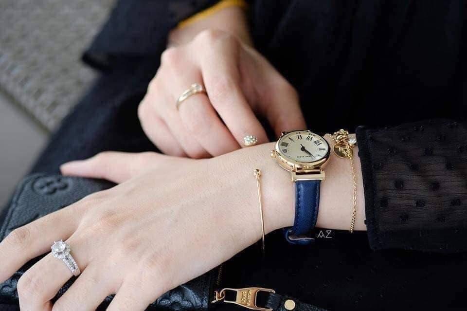 Anne Klein 金框藍帶女錶｜真皮 26mm 寶藍白面氣質款