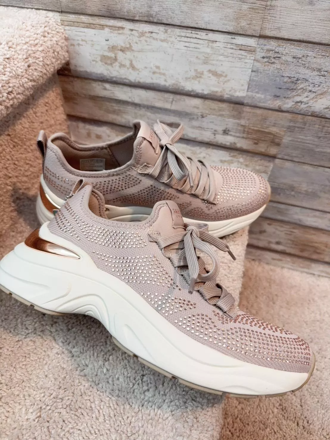 Skechers 女款厚底球鞋｜閃耀鑽飾玫瑰粉・稀有甜美奶茶色設計款