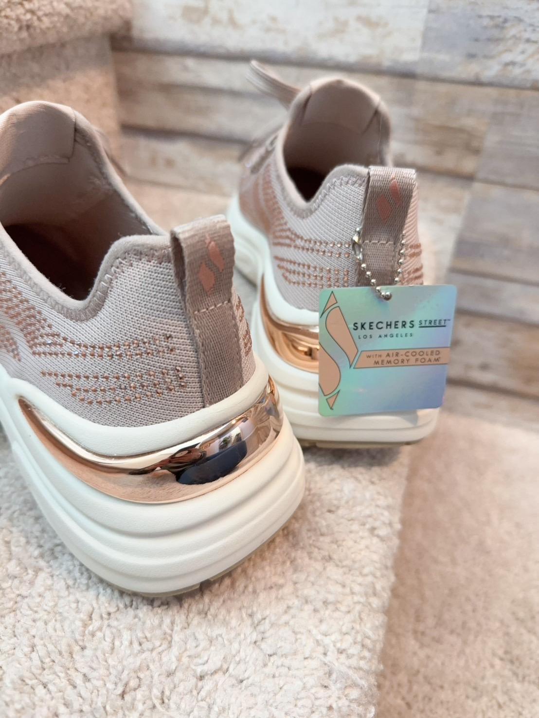 Skechers 女款厚底球鞋｜閃耀鑽飾玫瑰粉・稀有甜美奶茶色設計款