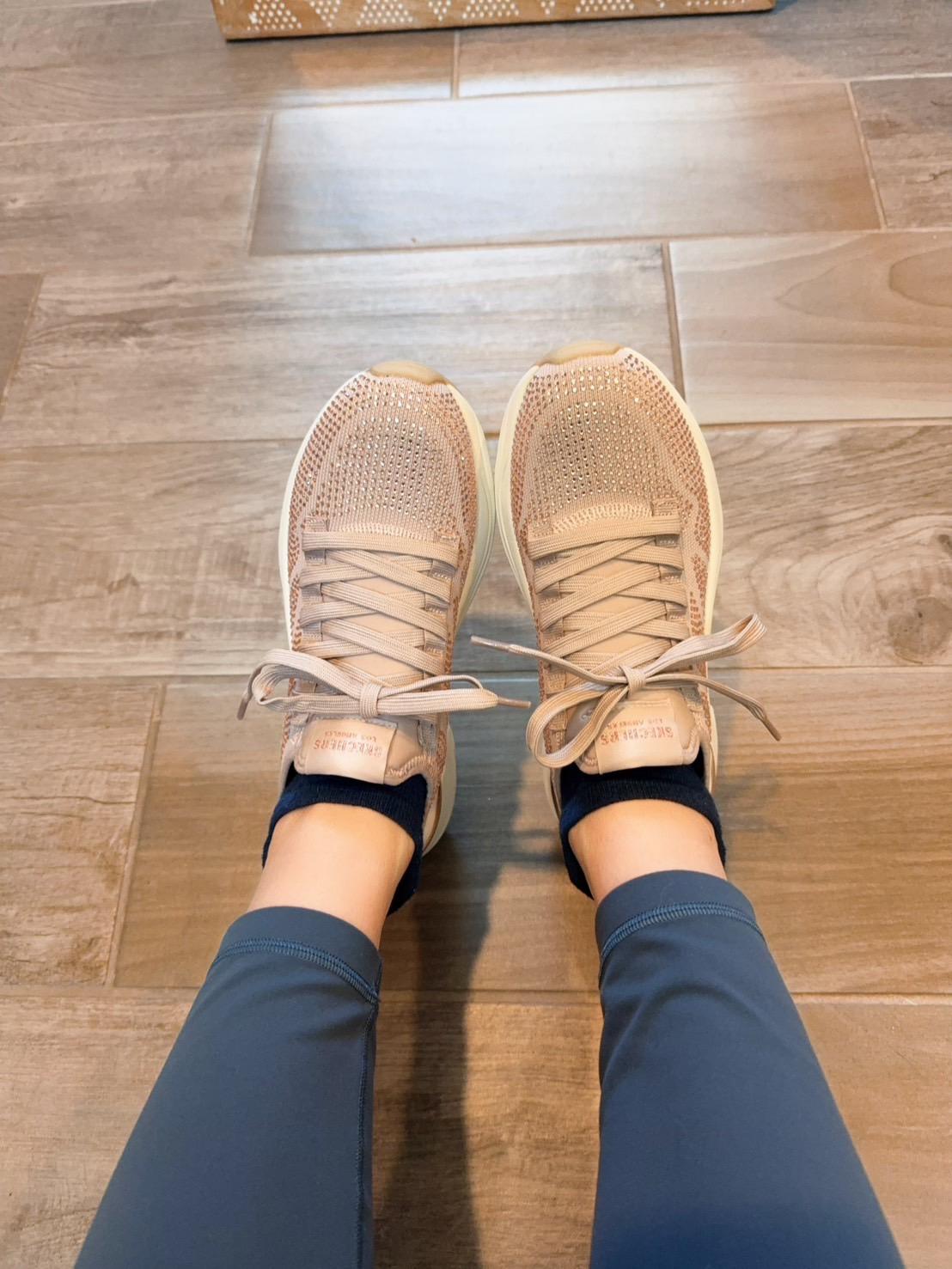 Skechers 女款厚底球鞋｜閃耀鑽飾玫瑰粉・稀有甜美奶茶色設計款