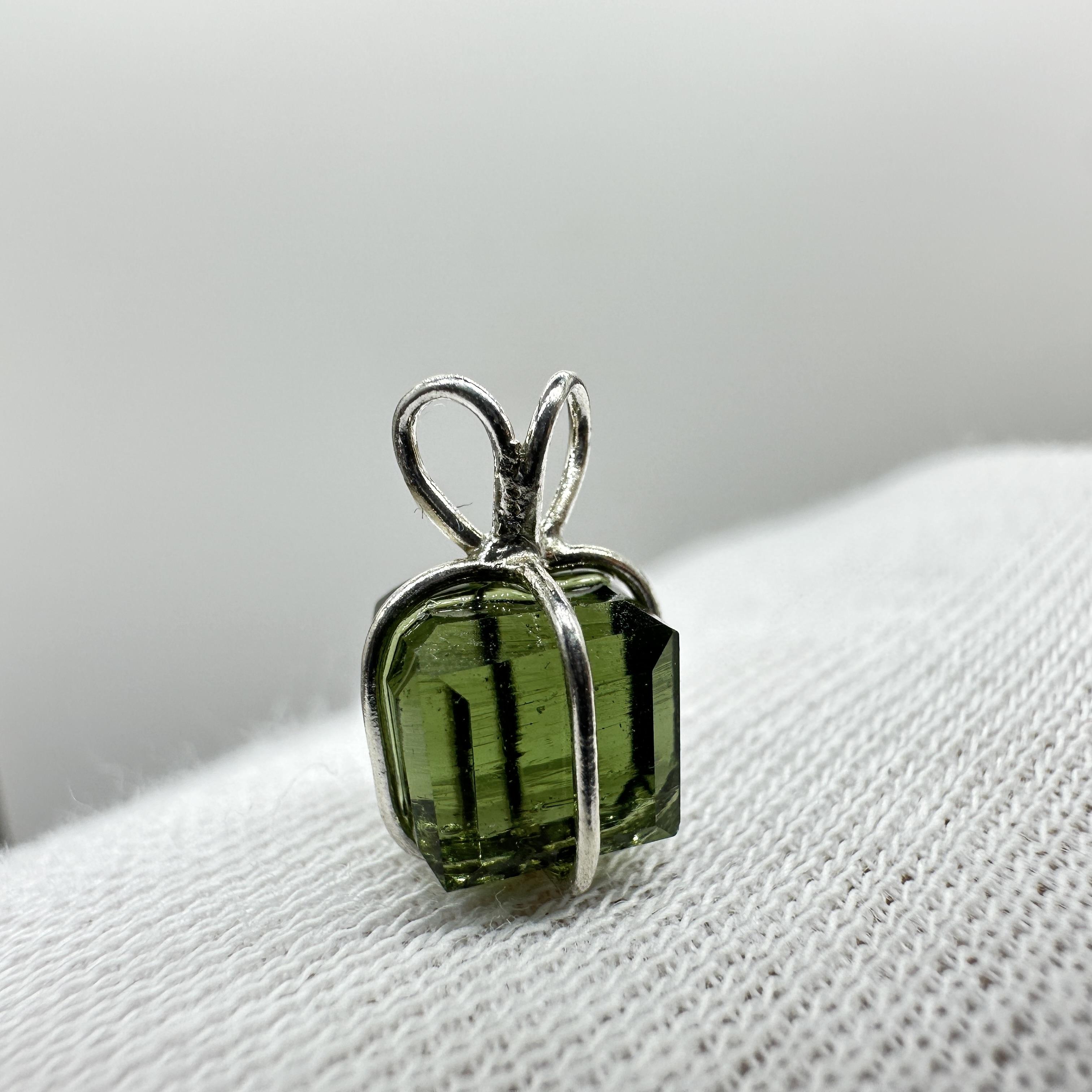 [I281]  [捷克產地直銷 保證真品] 禮物魔方鎖骨鍊 3.25 ct 招財、避邪、好運到