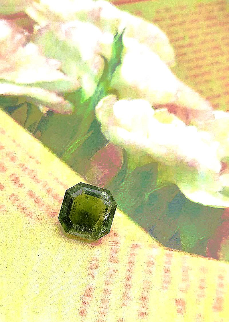 [S036]  [捷克產地直銷 保證真品] 捷克隕石鑽切-正方多邊形12MM 6.1ct 招財、避邪、好運到