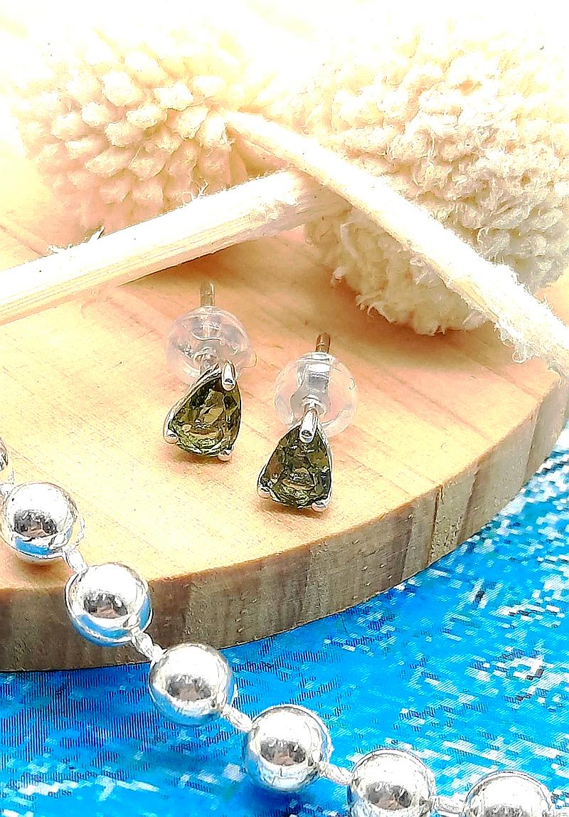 [J085]  [捷克隕石 產地直銷 保證真品] 水滴形4×7mm 捷克隕石耳環