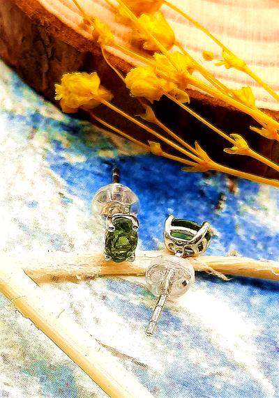 [J086]  [捷克隕石 產地直銷 保證真品] 橢圓3×5mm 捷克隕石耳環