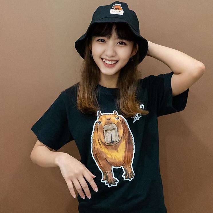 蛤！ 手繪水豚 卡皮巴拉 黑 有趣棉T shirt 純棉 #茉紡工作坊