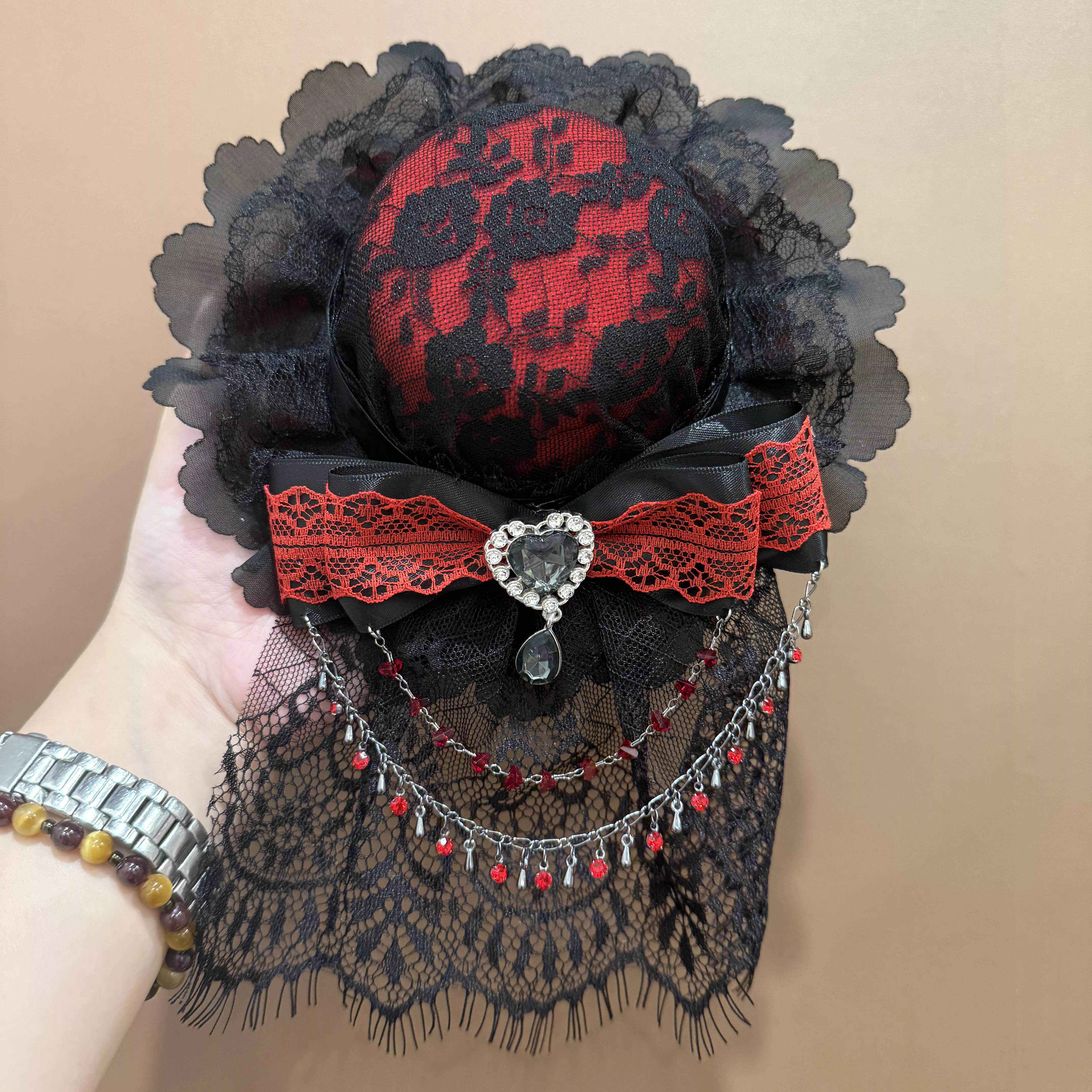 暗紅玫瑰哥德風 蕾絲小禮帽髮夾｜黑紅