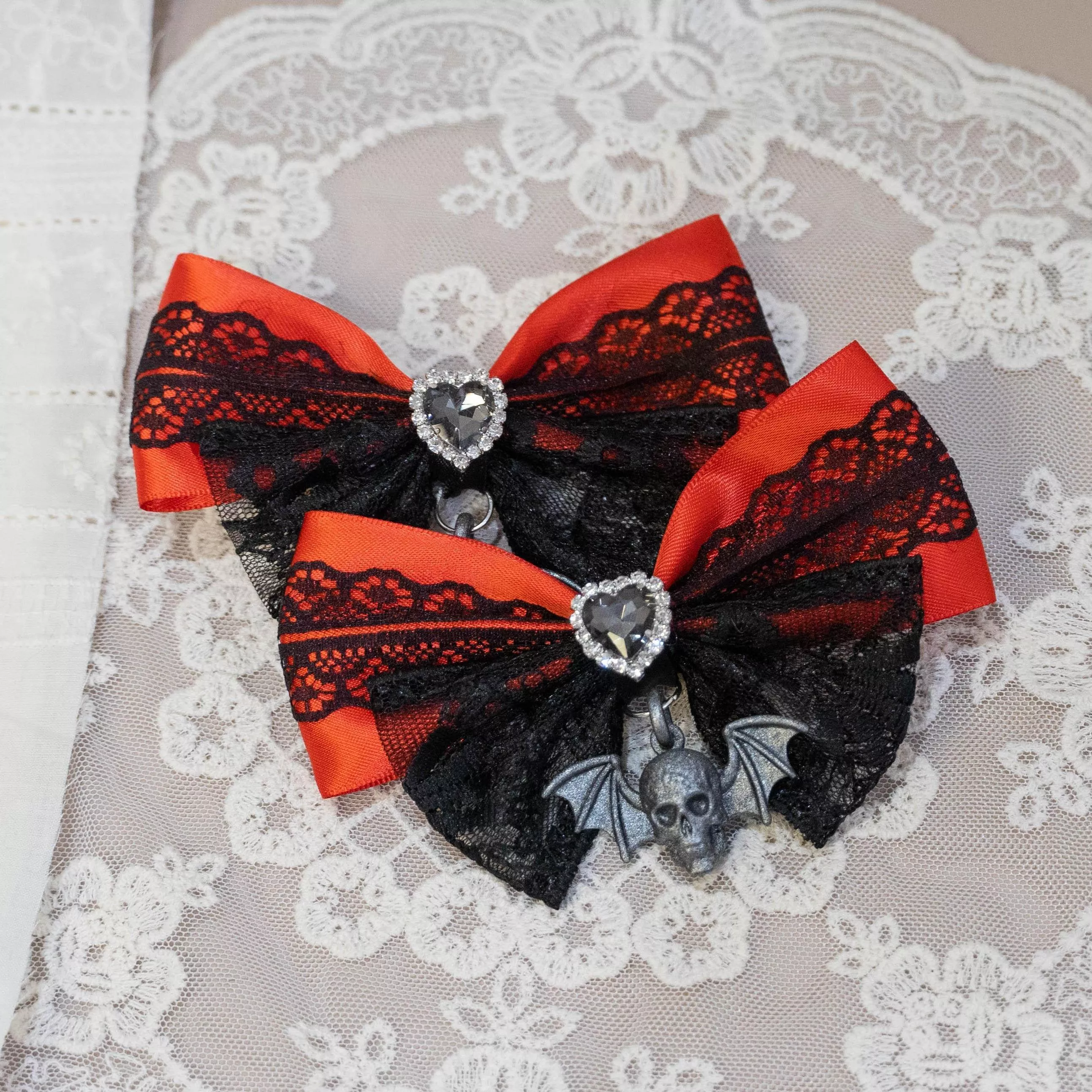 萬聖蝙蝠骷髏 雙蝴蝶結髮夾（紅）｜茉紡 3D 列印飾品 Gothic 系列