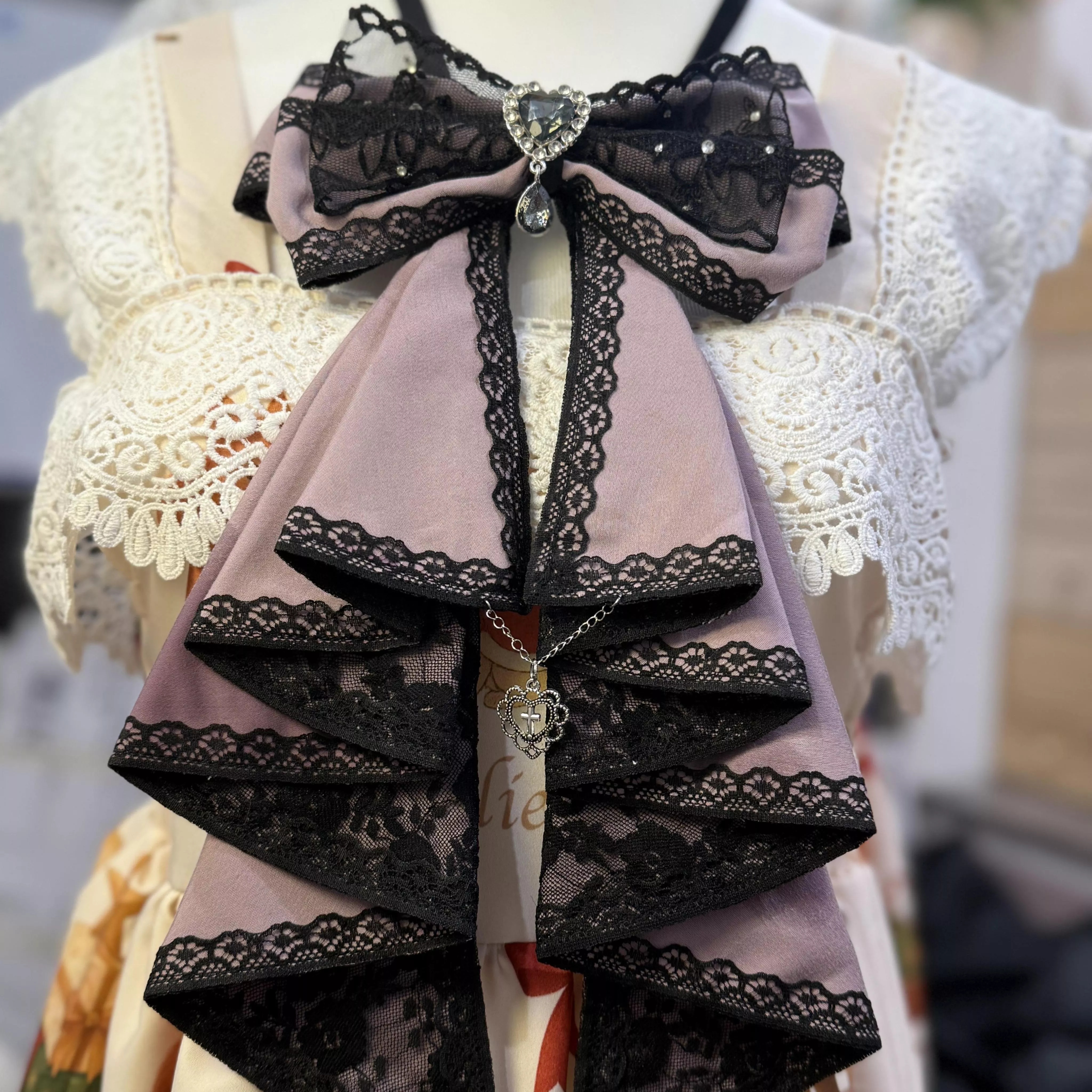 「茉式戀頌・紫夜」全手縫地雷系領結 手作商品 手作飾品 #茉紡工作坊