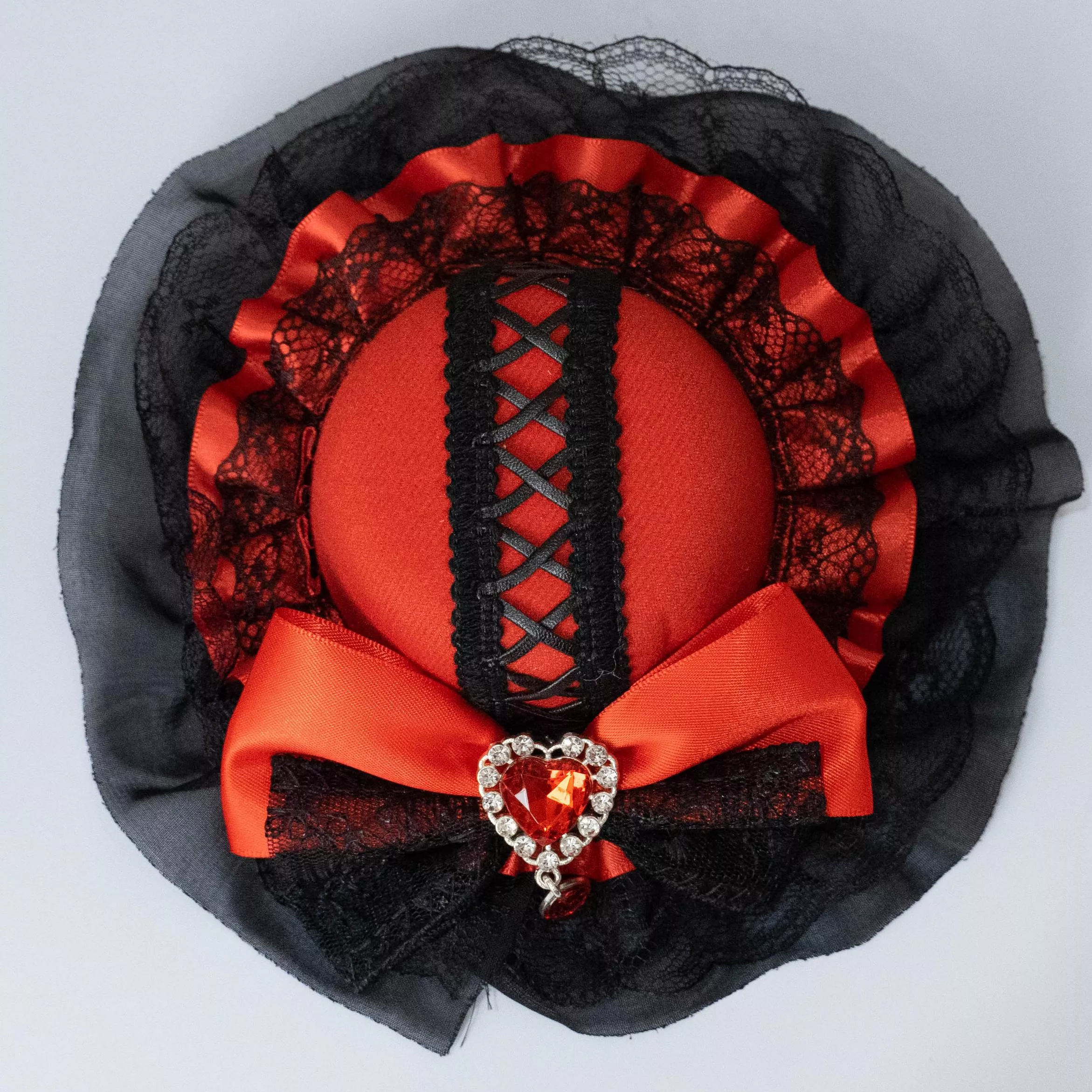 緋焰心鎖 小禮帽髮夾｜茉紡 手作小禮帽