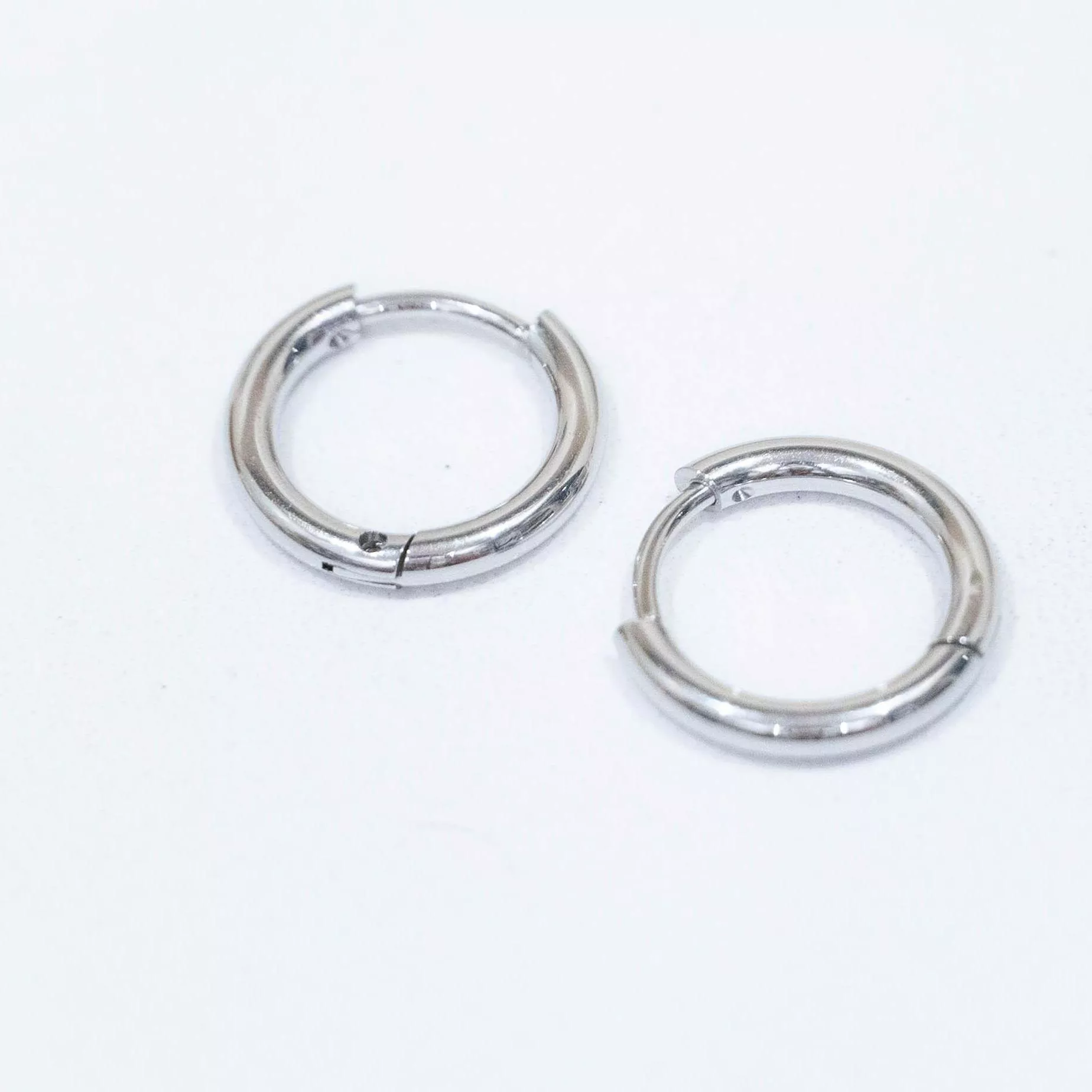 鈦鋼耳環 2.0*10mm ｜茉紡選品