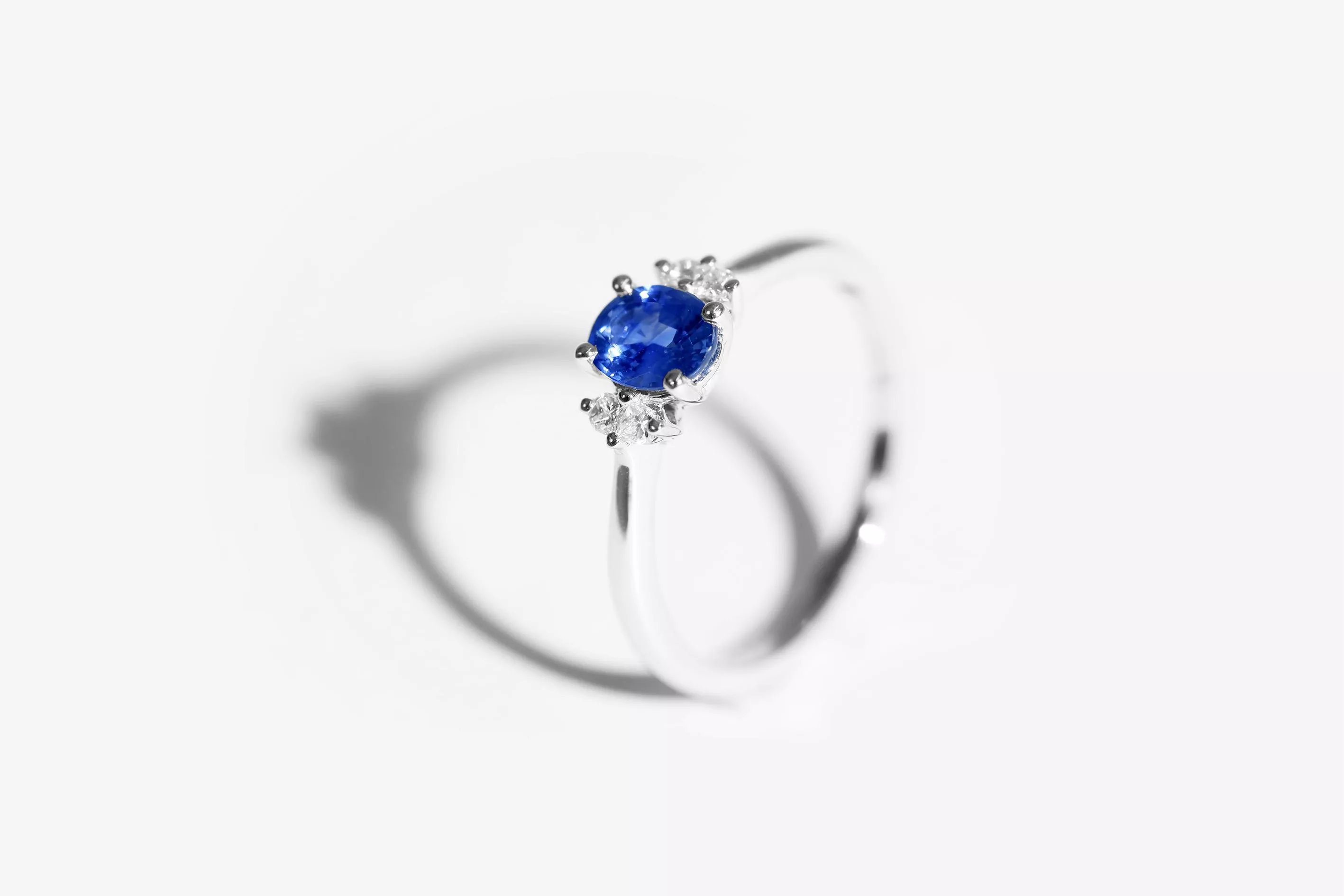 夜幕-天然皇家藍寶石18K戒指