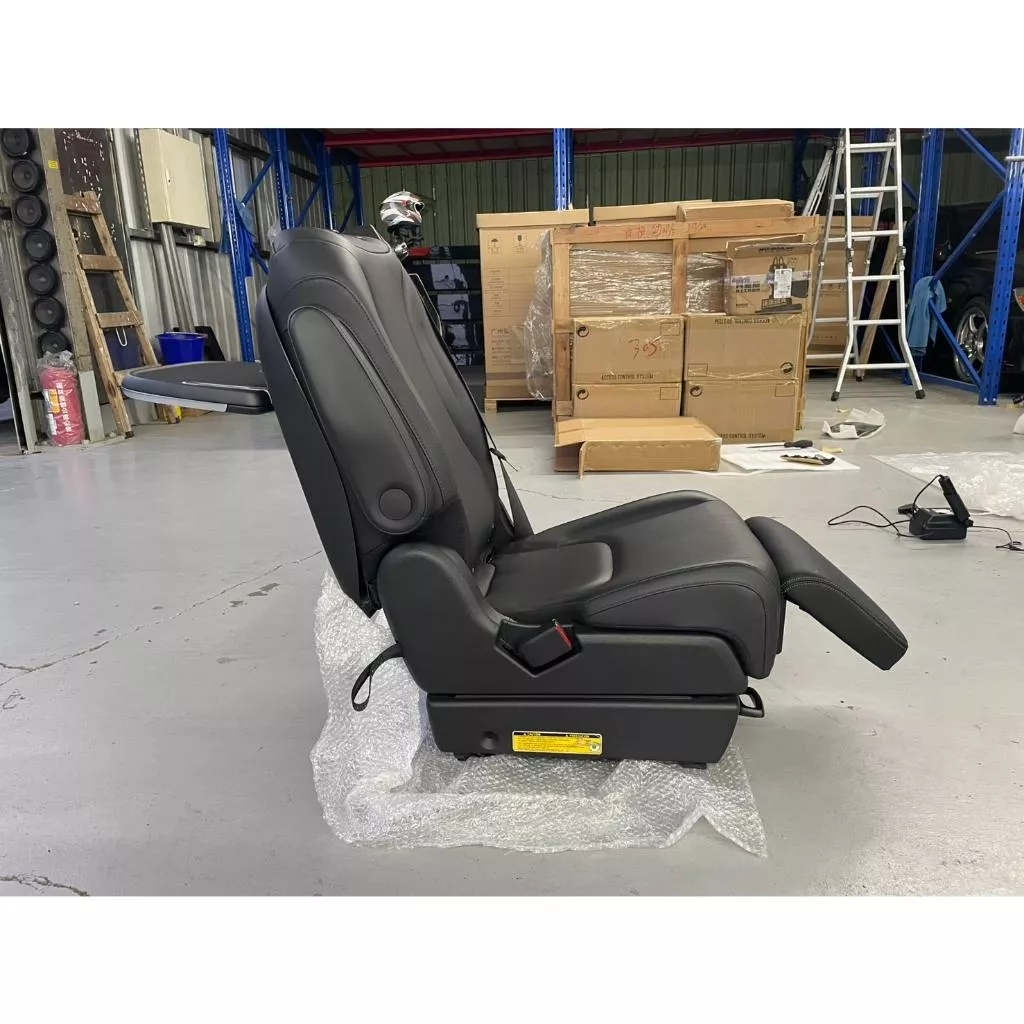 KIA Carnival ka4 ka4pe 第二排乘客 腿托 腳托