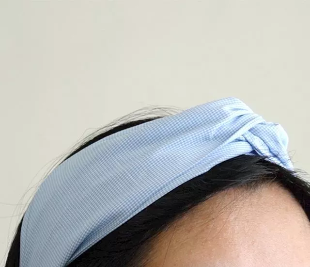 天藍格紋交叉髮帶